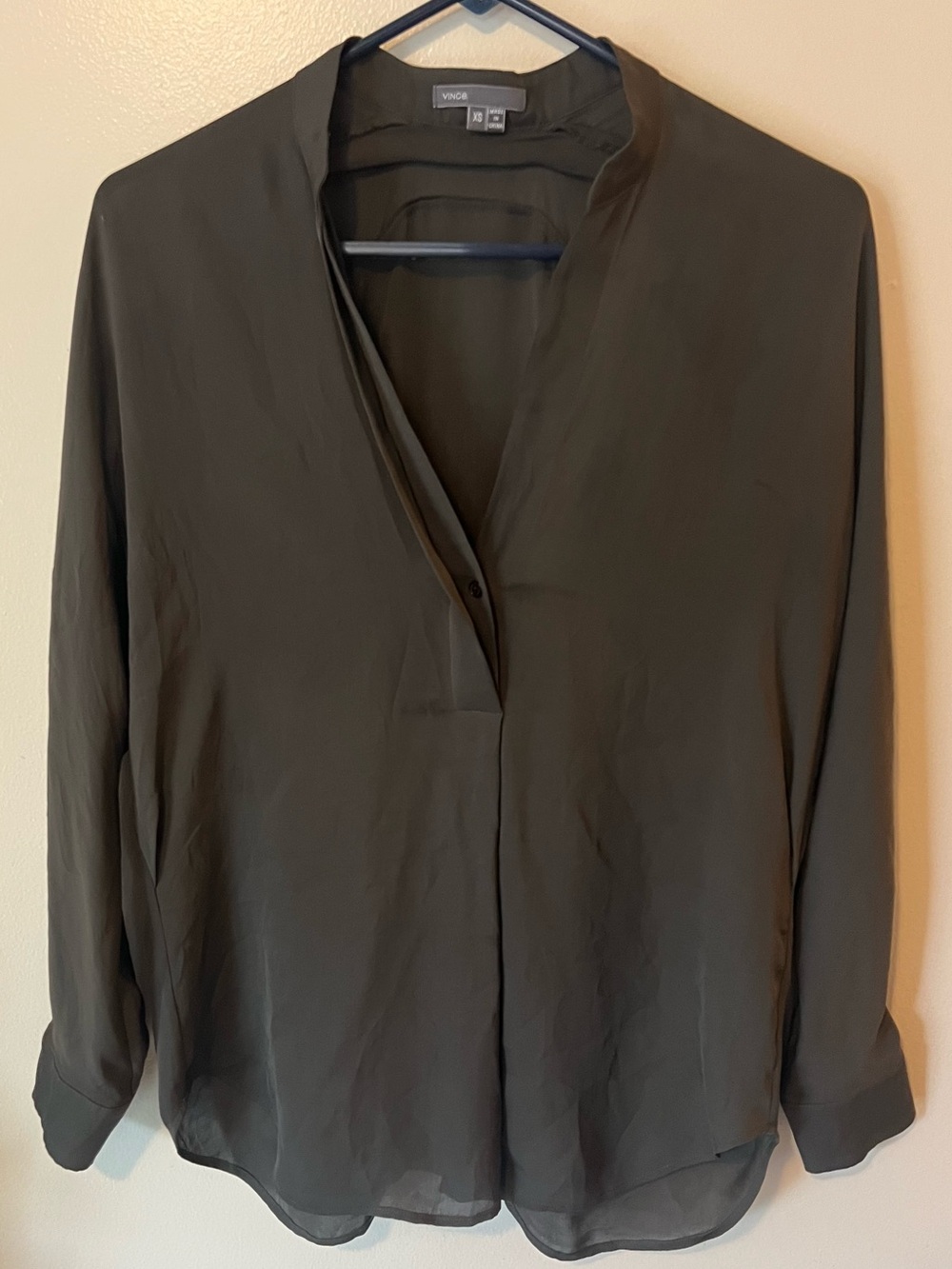 Vince Women dark grey Silk band collar Blouse Dolman Sleeve Minimalist